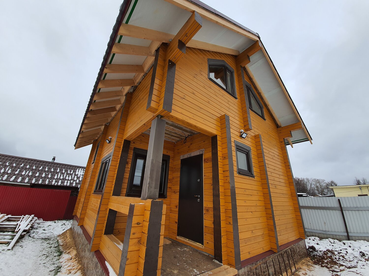 деревянный дом, загородный дом, дом из бруса, коттедж, дом