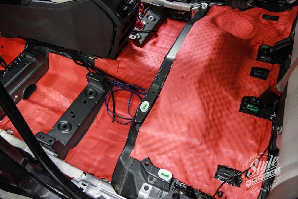 шумоизоляция автомобиля, шумоизоляция ferrari, шумоизоляция пола rapid, шумоизоляция пола ларгус, шумоизоляция мазда сх 5