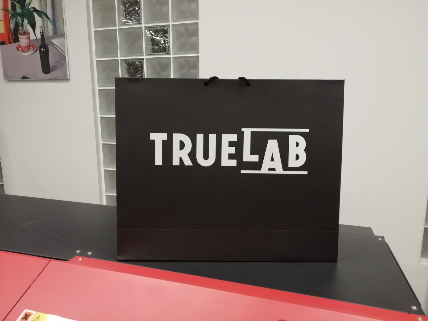 логотип, truelab, вывеска, упаковка, техника