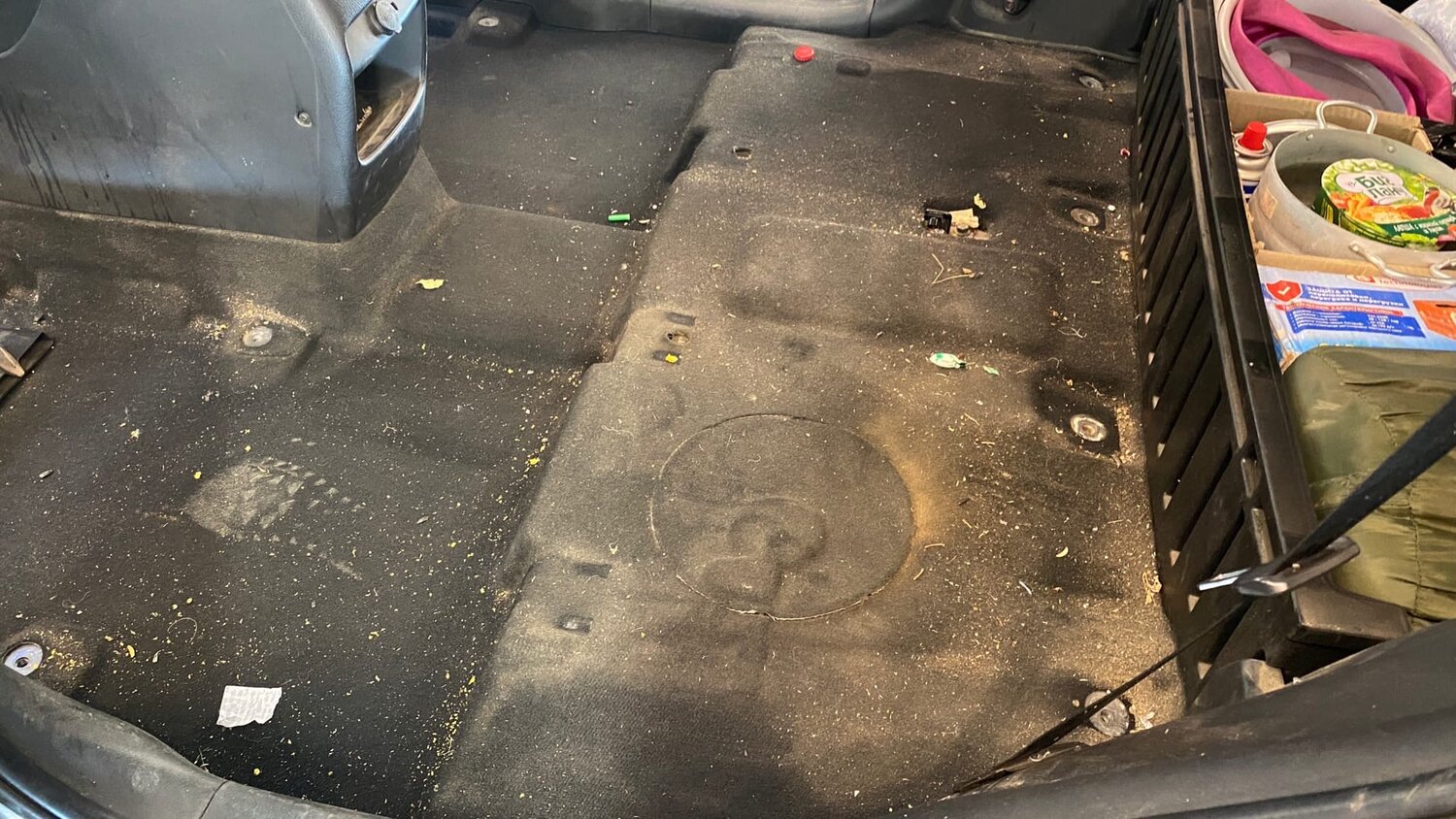 авто, замена коврового покрытия в автомобиле, химчистка пола автомобиля киа, автомобиль, кузов