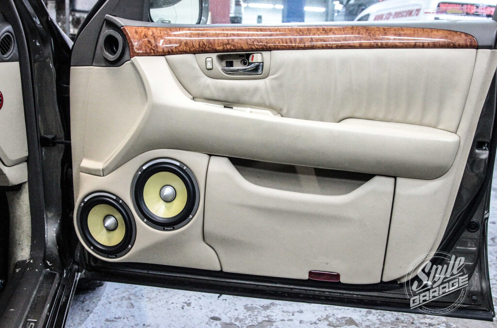 toyota corolla 150 фронт автозвук, автозвук в задние двери bmw e39, автозвук solaris 2017, автозвук для bmw e39 в двери, подиум колонки шкода октавия а4