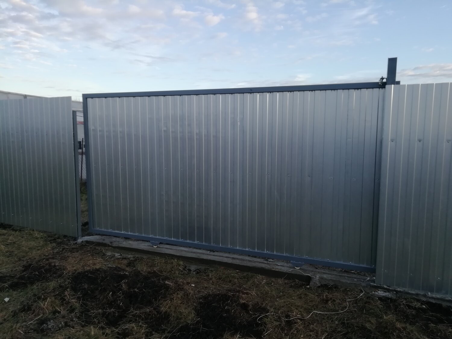 забор из профлиста бу, забор из профлиста, секционный забор из профнастила, забор из профнастила, забор из серого профнастила