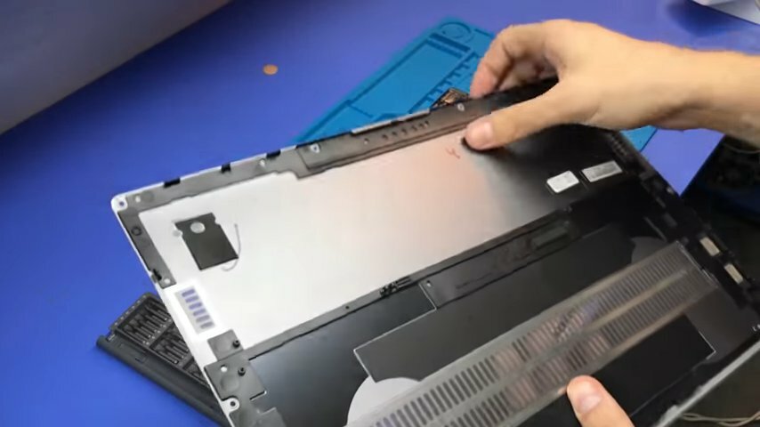 разъем под жесткий диск в acer aspire v3-771g, аккумулятор для ноутбука hp laptop 15-bw0xx, ноутбук, откручивание задней крышки ноутбука леново джи 570, разобрать батарею ноутбука самсунг np355v5c