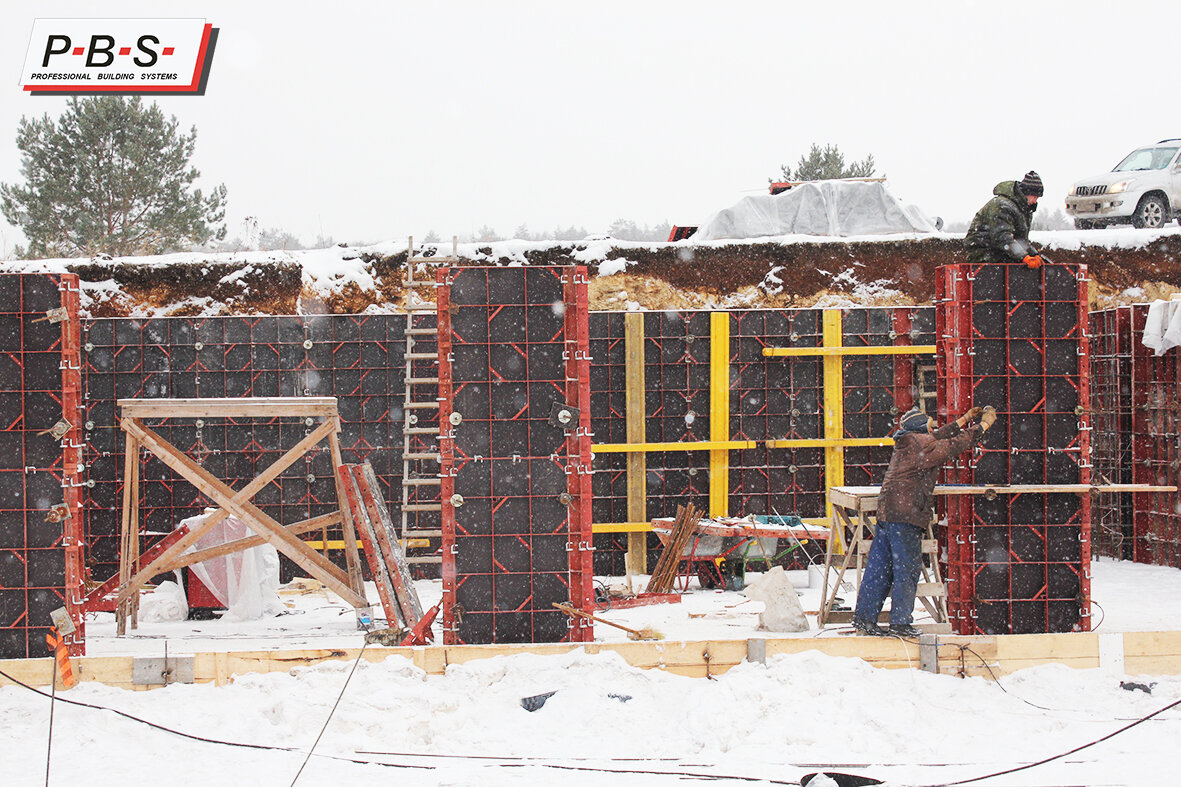 Смазка опалубки перед бетонированием - 97 фото