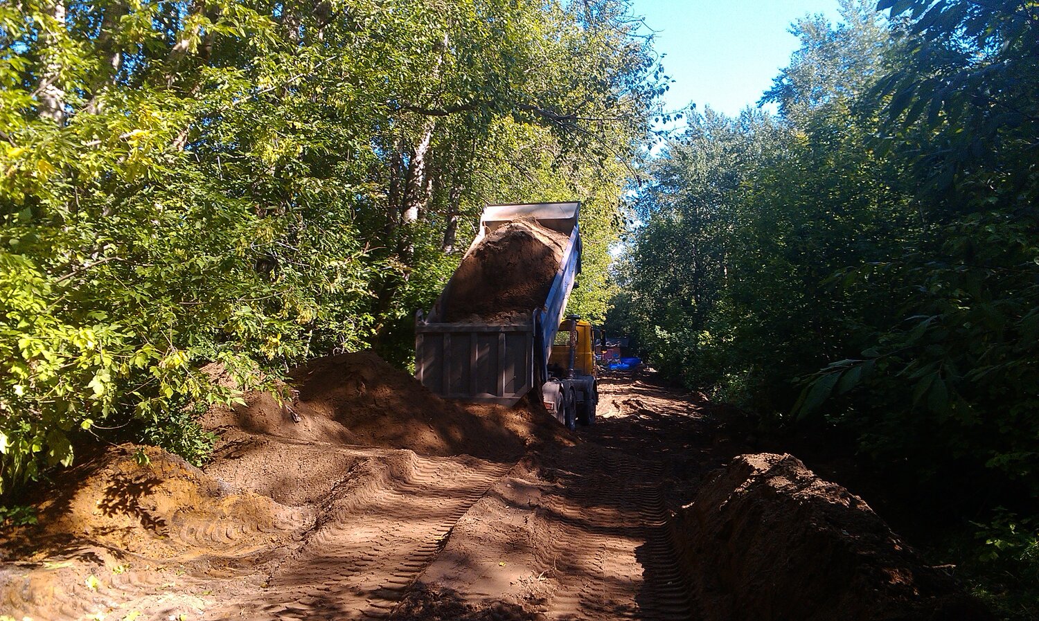 парк, деревни, парк швейцария траншеи для коммуникаций, техника, в селе