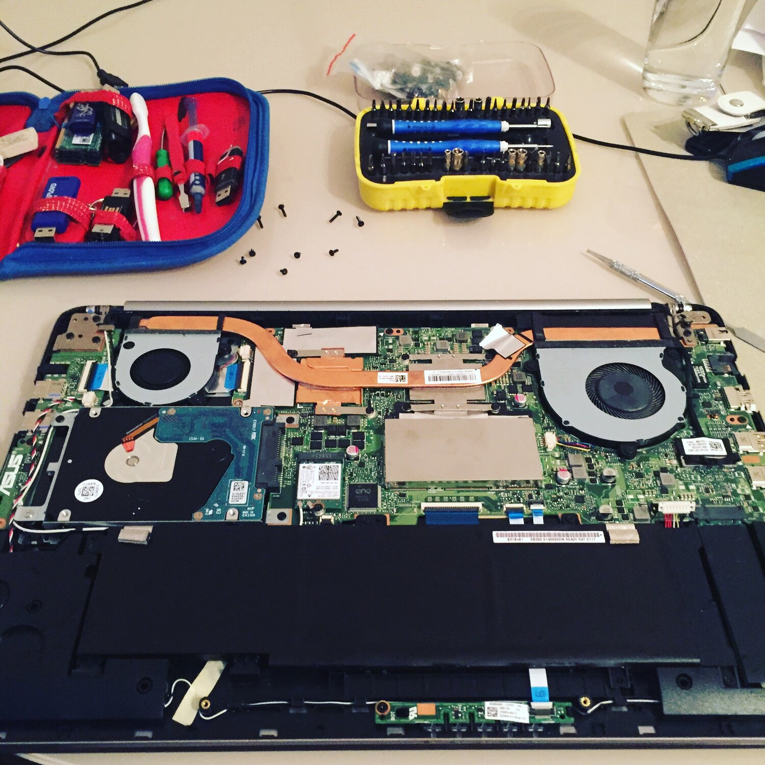 asus k501u ssd m.2, ноутбук asus k501uw, asus k501u ssd, моноблок изнутри, asus 501uq материнская плата