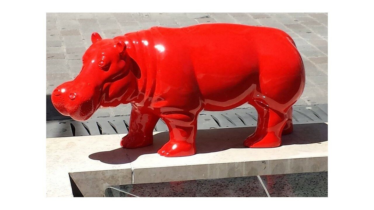 красный носорог, фигура из стеклопластика, фигуры из стеклопластика китай, статуэтка красный бык, фигурка