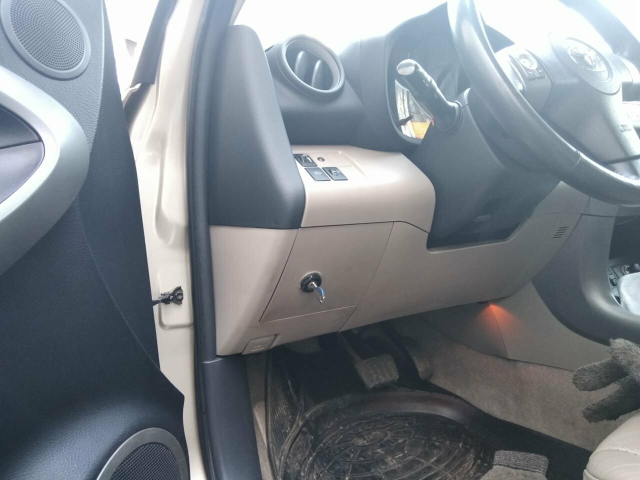 форд транзит obd2 разъем, разъём obd2 fiat albea, toyota yaris 2008 диагностический разъем, электропривод крышки багажника рено логан 1, mazda cx 5 диагностический разъем