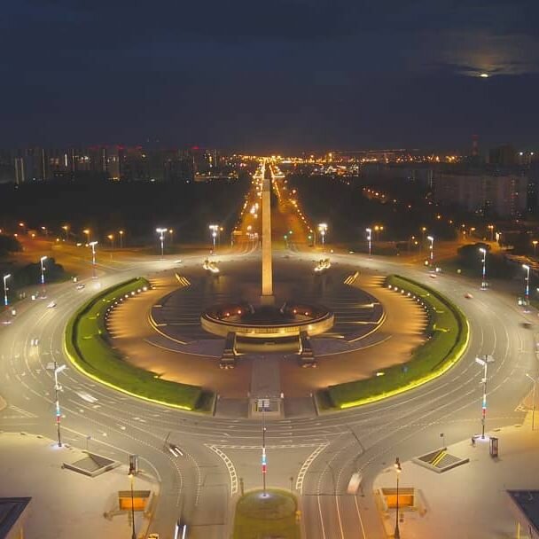 площадь победы санкт-петербург, площадь победы санкт-петербург ночью, памятник на площади победы в спб, площадь победы спб подсветка, площадь победы в московском районе спб