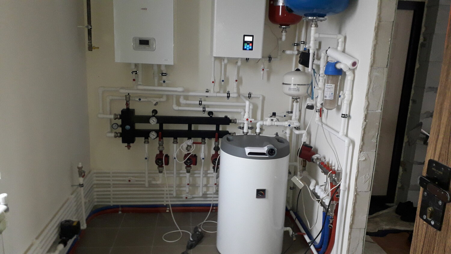 котел газовый висман напольный газовый обвязка котельной, монтаж котельной, котельная частного дома, монтаж котельной в частном доме, обустройство маленькой котельной в частном доме