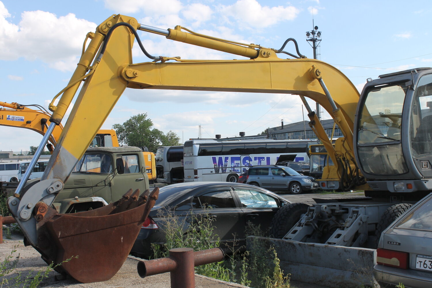 строительная техника экскаватор komatsu pc400, спецтехника экскаватор, экскаваторы комацу 200 российский, комацу рс 300-8 защитный экран, komatsu pc200-7 с гидромолотом