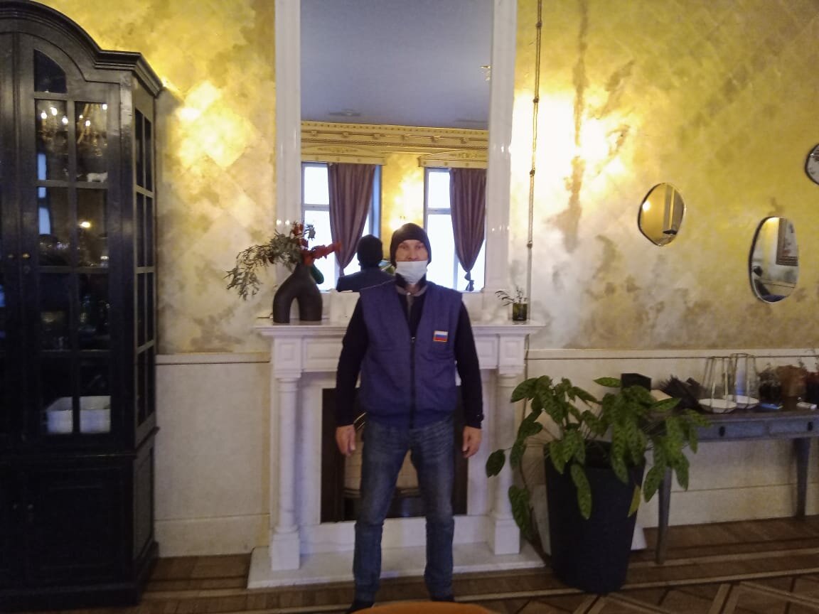 диффенбахия compacta, пилея кадиера, комнатные растения. диффенбахия драцена, гостиница хилтон москва ленинградская, цветок в горшке