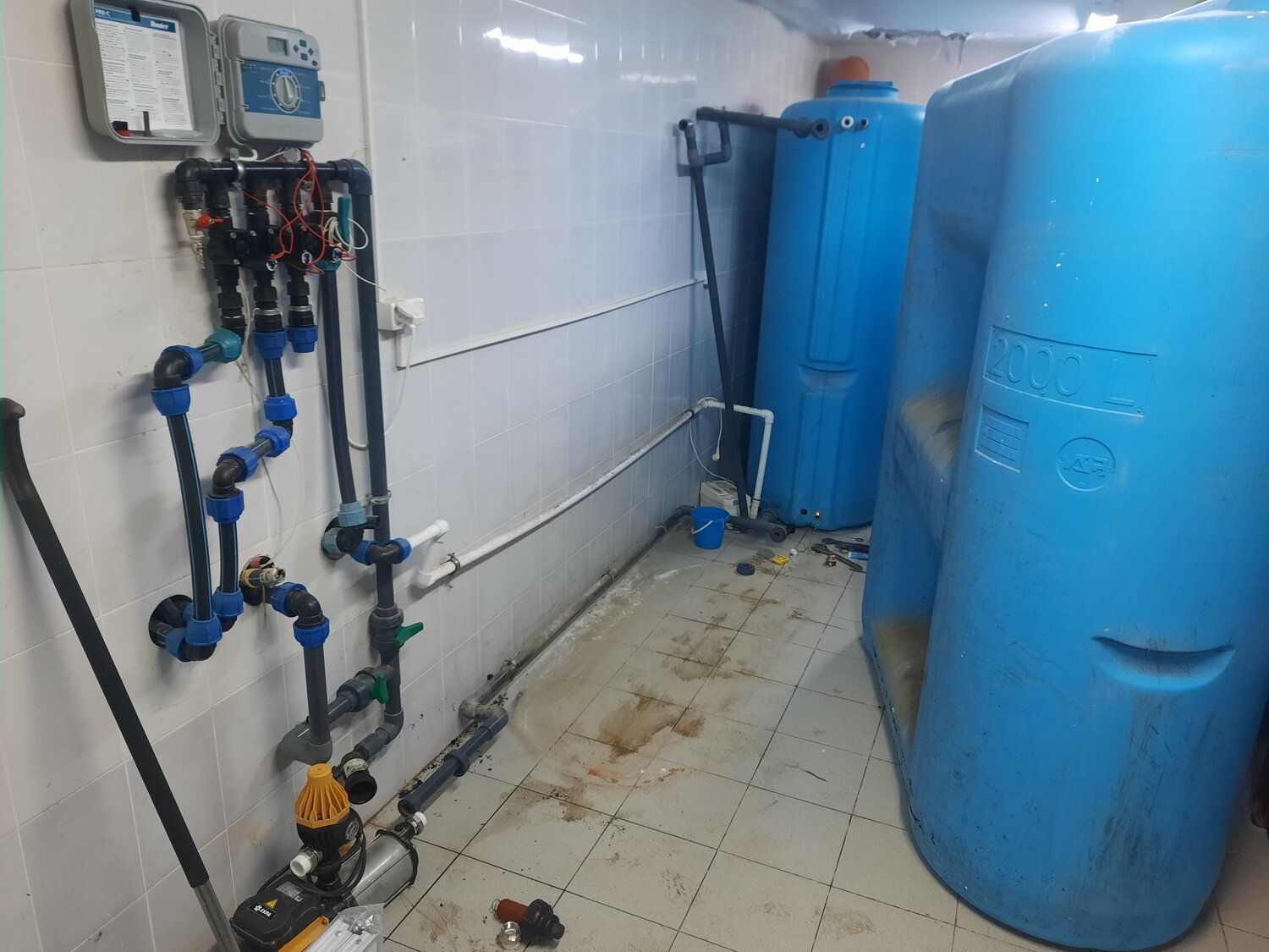 обустройство водоснабжения, водоснабжение, обвязка водоснабжения частного дома, системы водоочистки и канализации, монтаж систем водоснабжения водоподготовки канализации