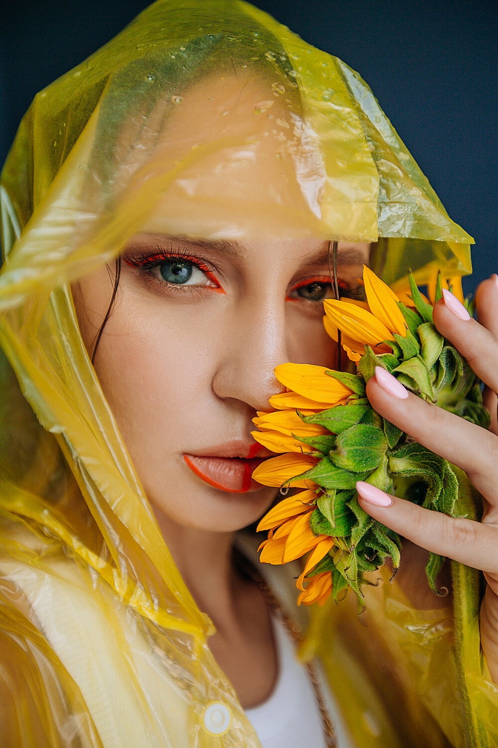 девушка, женщина, фотосессия, девушка с желтым маникюром, красота
