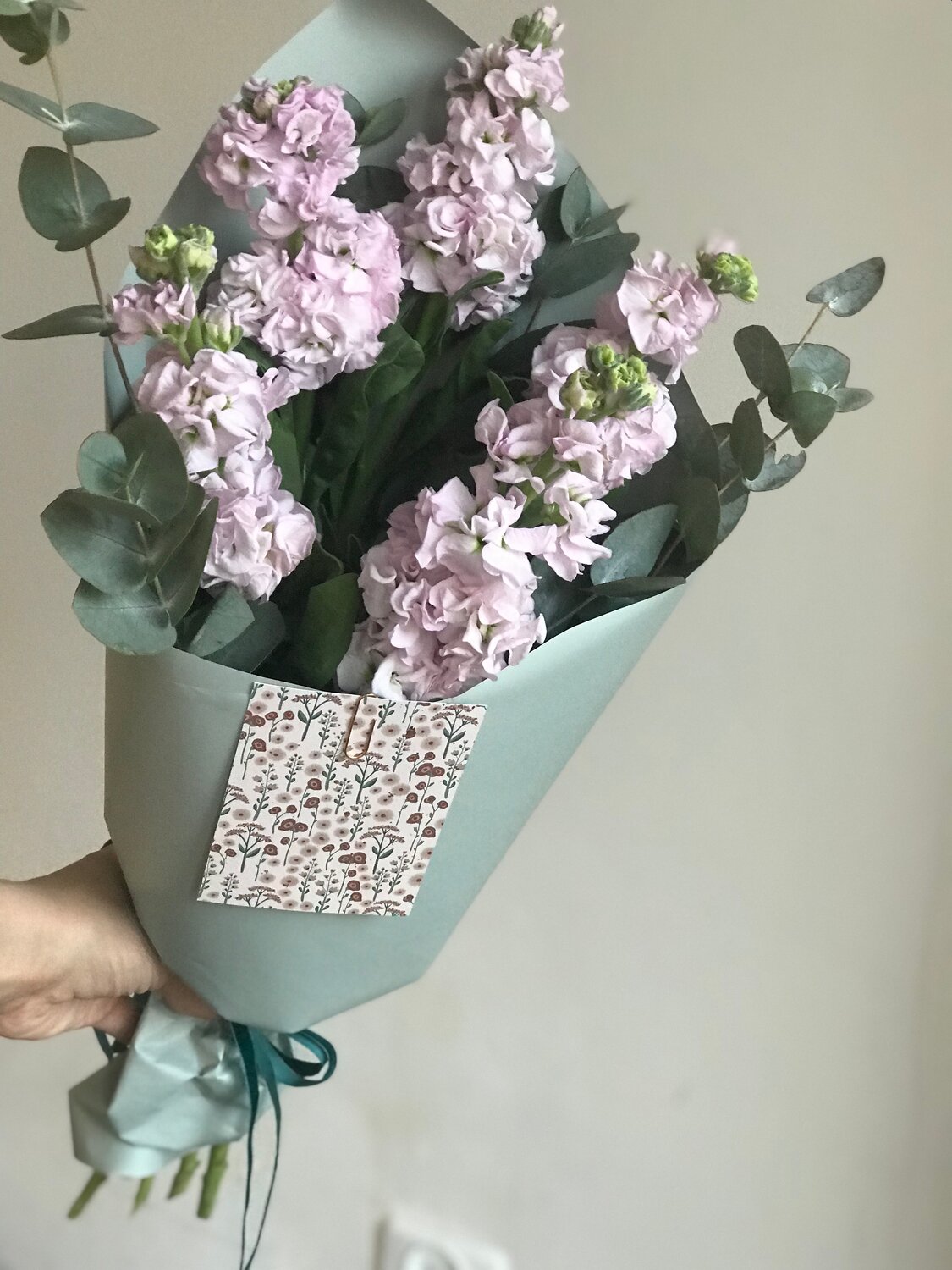 букет невесты маттиола эвкалипт, маттиола пурпл, маттиола матильда, маттиола метельчатая, букет маттиола ароматная