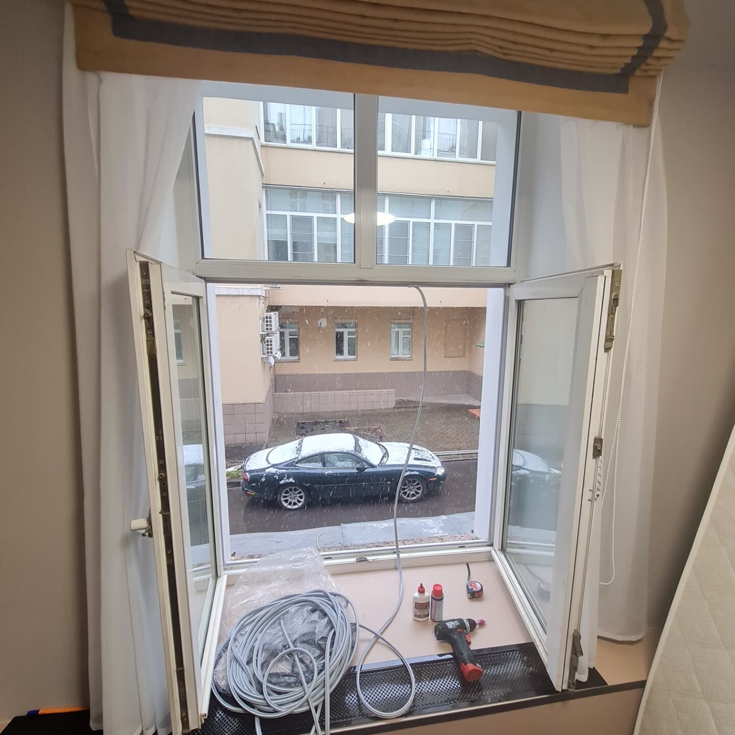 окна, размещение в маленьком доме, на балконе, квартира, open window