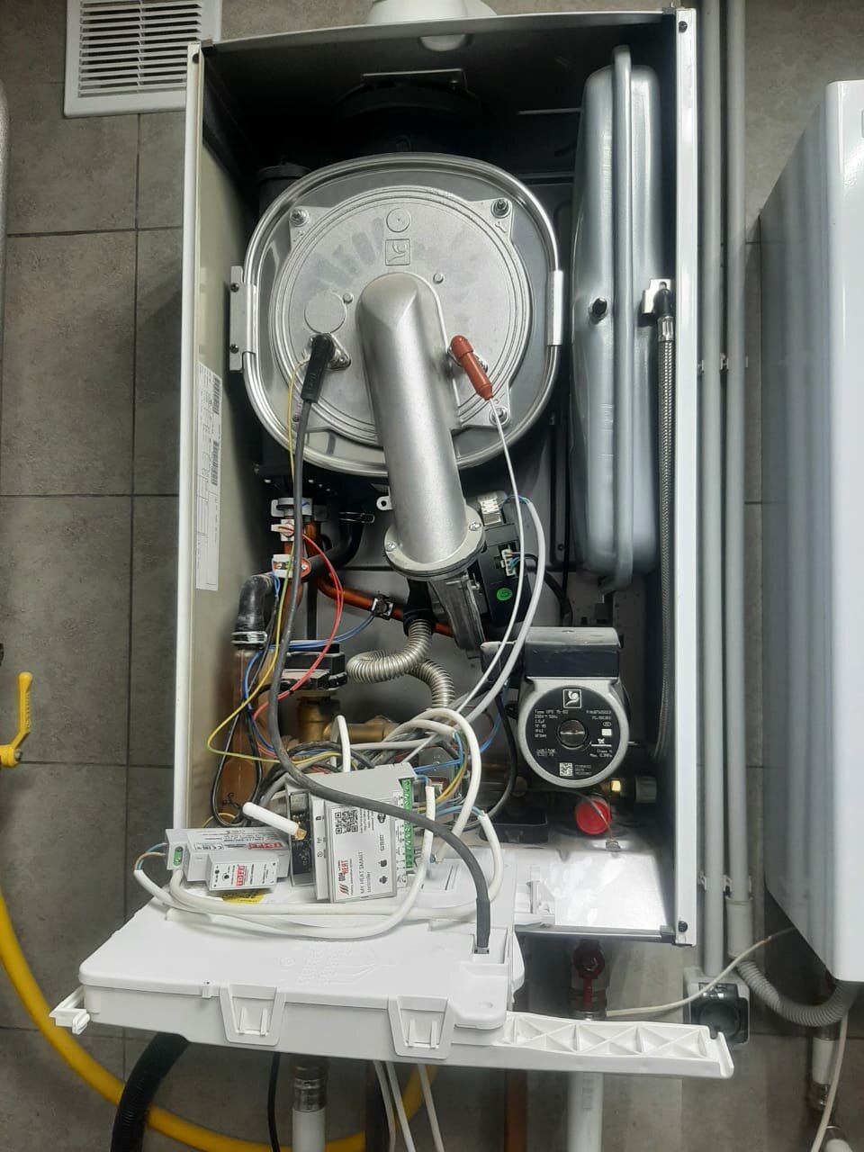 газовый котёл, котел baxi luna duo-tec mp 1.110, газовый котел viessmann vitodens 100, газовый котел sime murelle he 50 rm одноконтурный, газовый котел viessmann vitodens 050