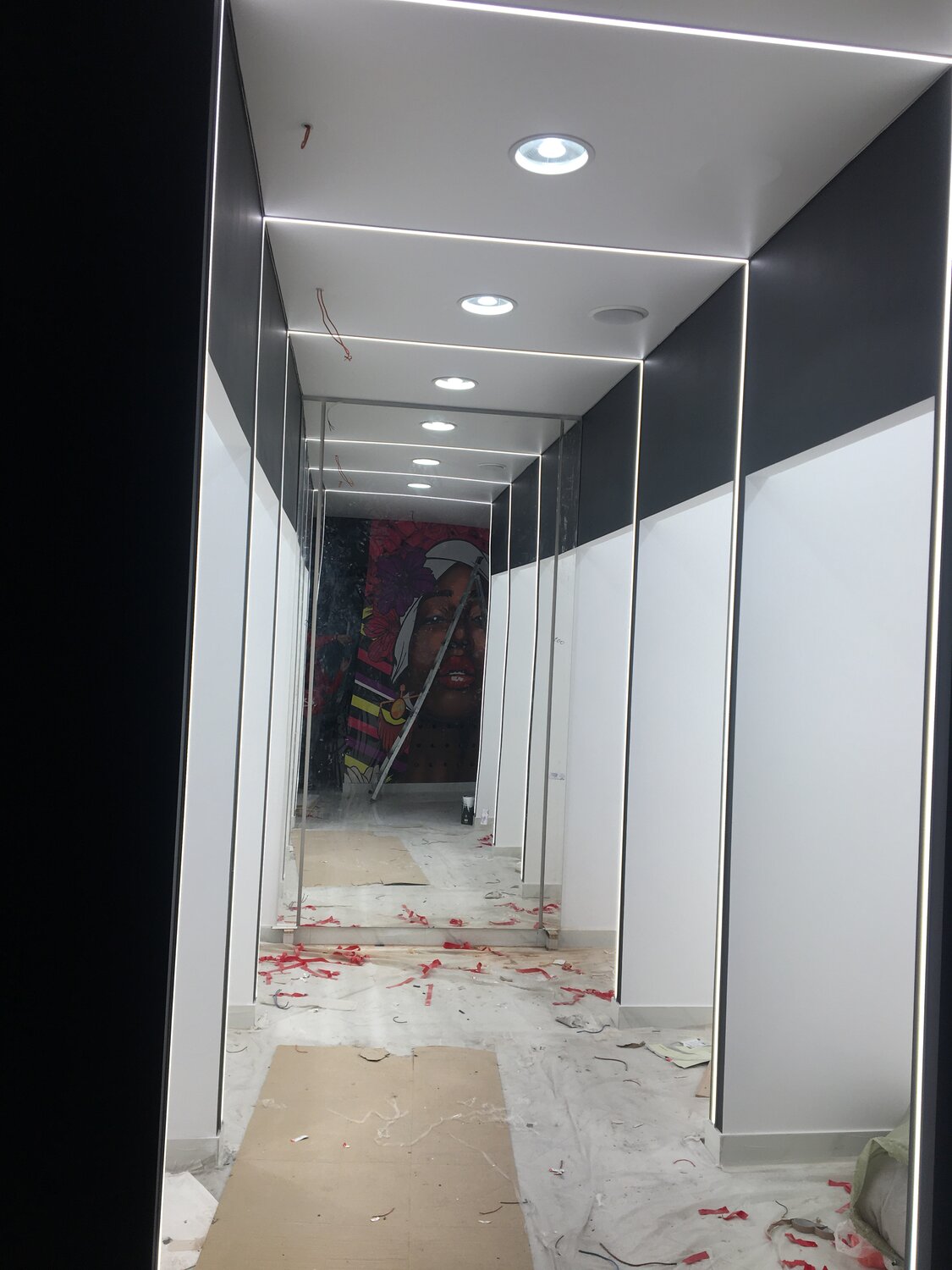 коридор, интерьер, подсветка в коридоре, освещение в прихожей, помещение