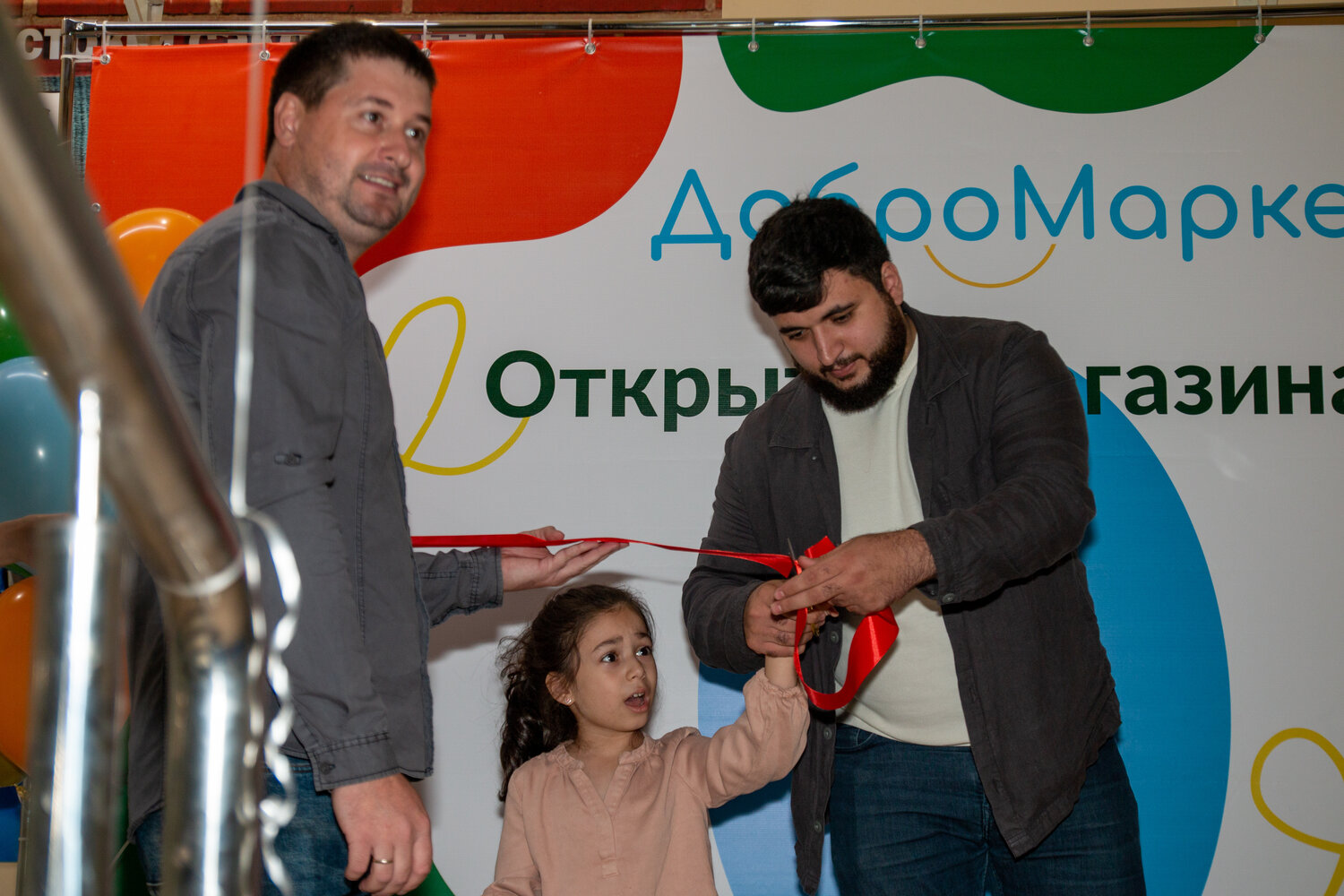 телеведущий михаил галустян, психолог константин саркисян с женой, брат галустяна, мужчина, миша галустян вай