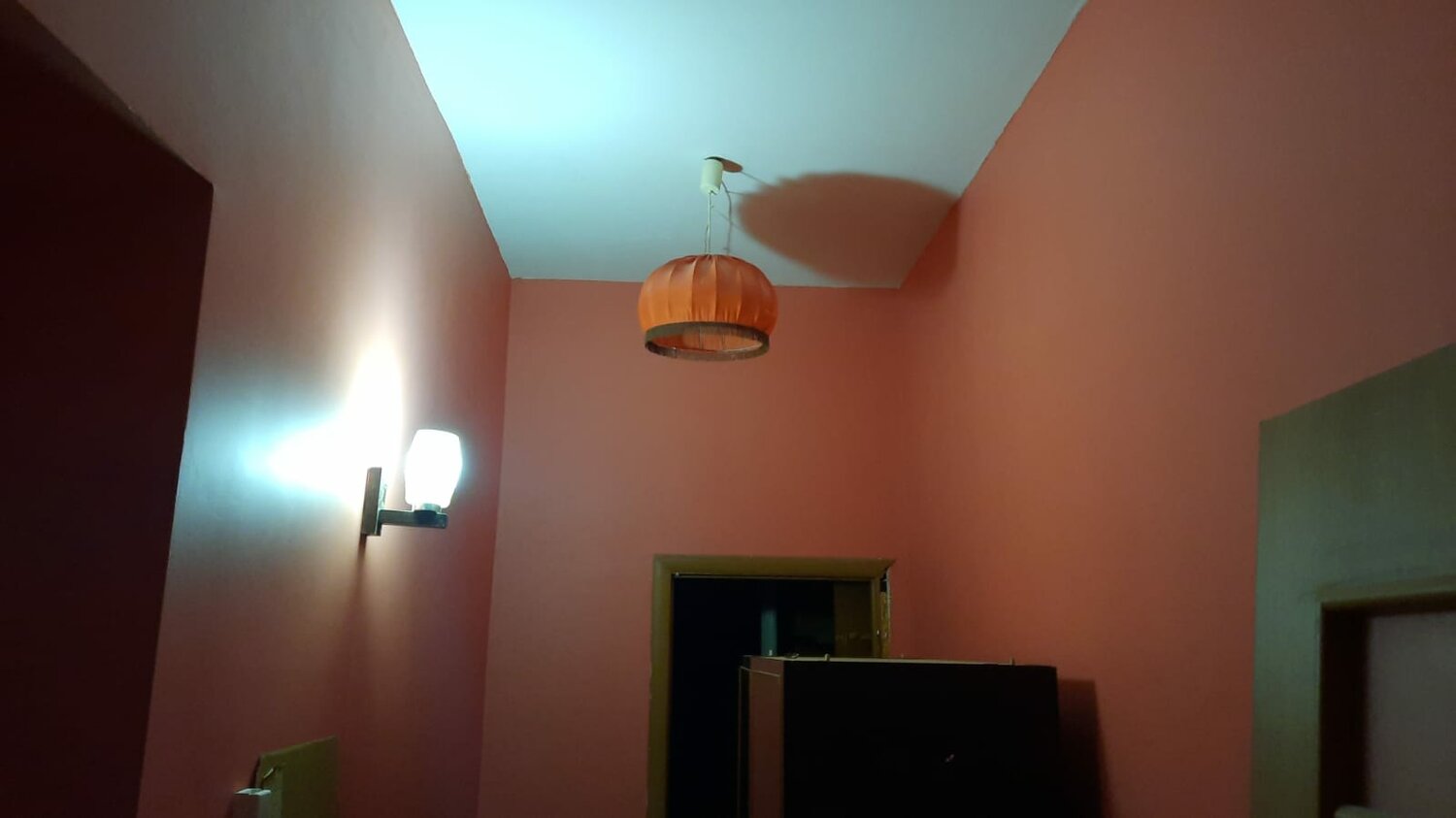 натяжные потолки для коридора, натяжные потолки в прихожей, потолок матовый, сатиновый потолок, потолок сатиновый натяжной