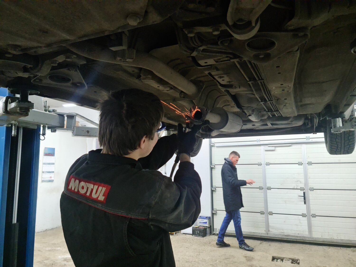антикор днища автомобиля, антикоррозийная обработка днища, антикоррозийная обработка днища и скрытых полостей, антикоррозийная обработка автомобиля, днище автомобиля