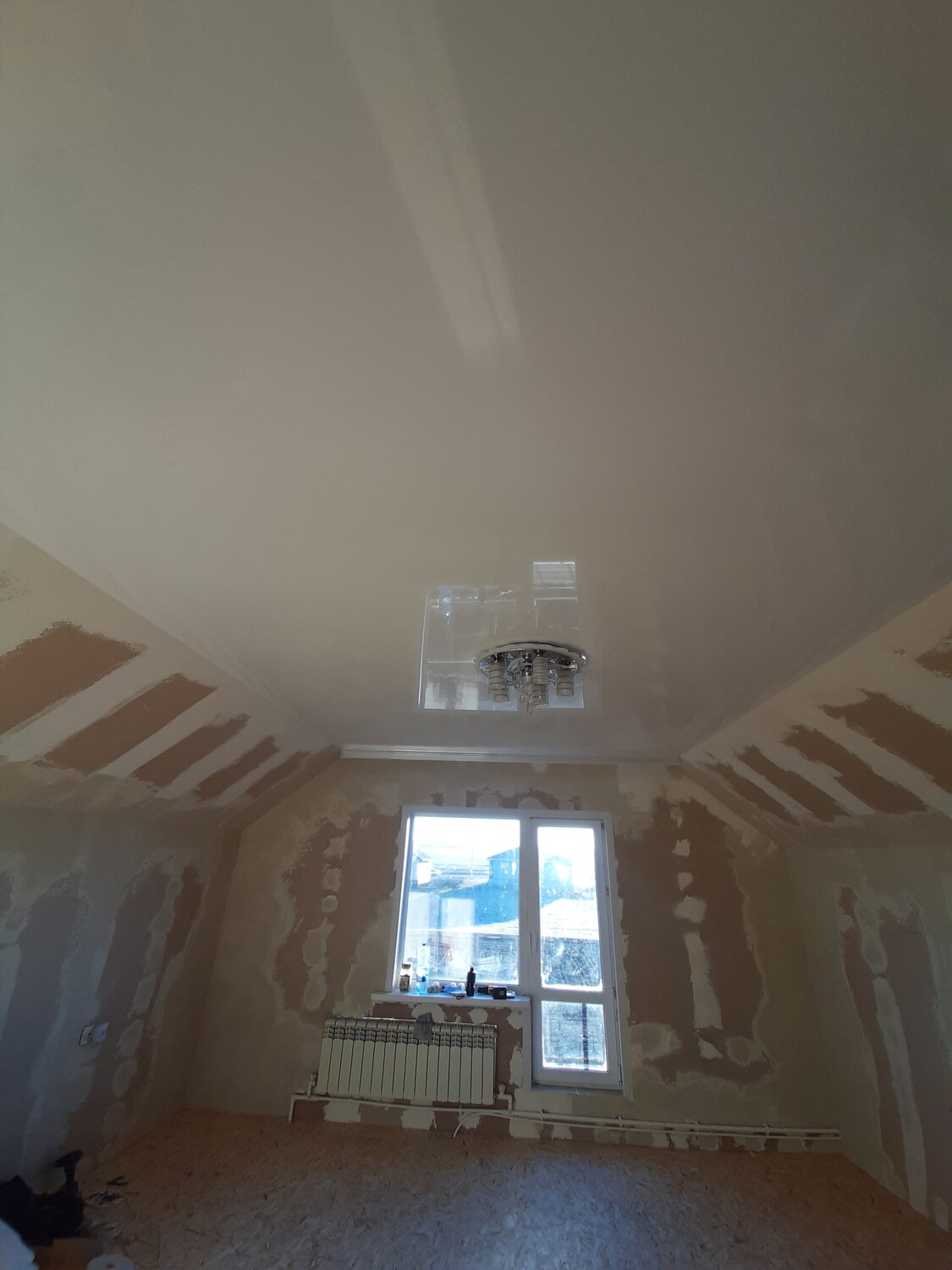 натяжной потолок в частном доме, потолок для дома, потолок, глянцевый потолок, глянцевые потолки 307