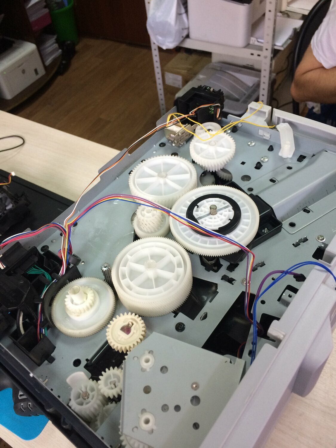 hp 1320 редуктор, hp 1320 блок шестеренок, блок редуктора canon 4018, canon 4018 блок шестерней, редуктор hp 1522