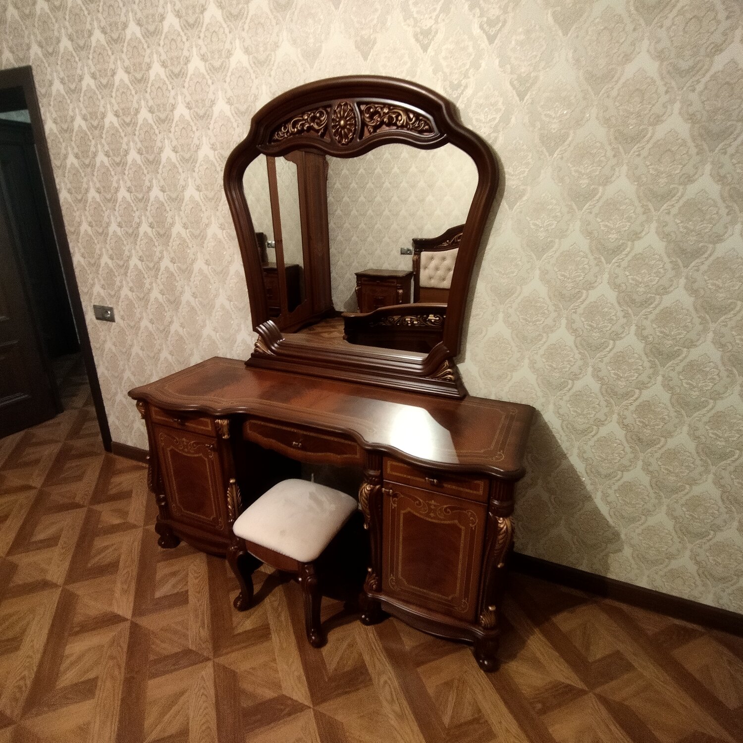 туалетный столик, туалетный стол, туалетный стол с зеркалом, туалетный столик жозефина, туалетный столик с зеркалом