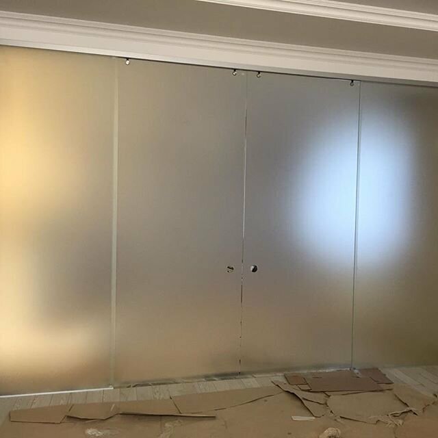 w-001/air glass. раздвижная система цельностеклянная, стеклянные раздвижные перегородки, встроенный шкаф, встроенный шкаф купе, стеклянные перегородки