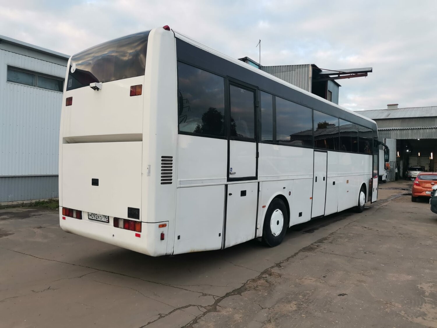 туристический автобус, автобус, кинг лонг 47, голаз коневоз, голаз 52911