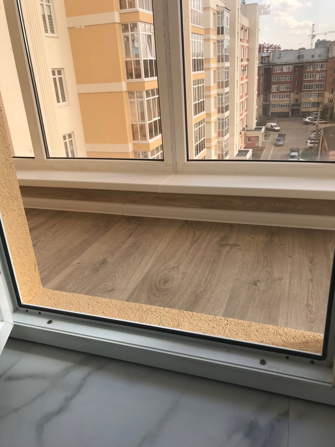 подоконник, подоконник из искусственного камня, подоконники для пластиковых окон, порог на балкон из подоконника, подоконники из натурального камня