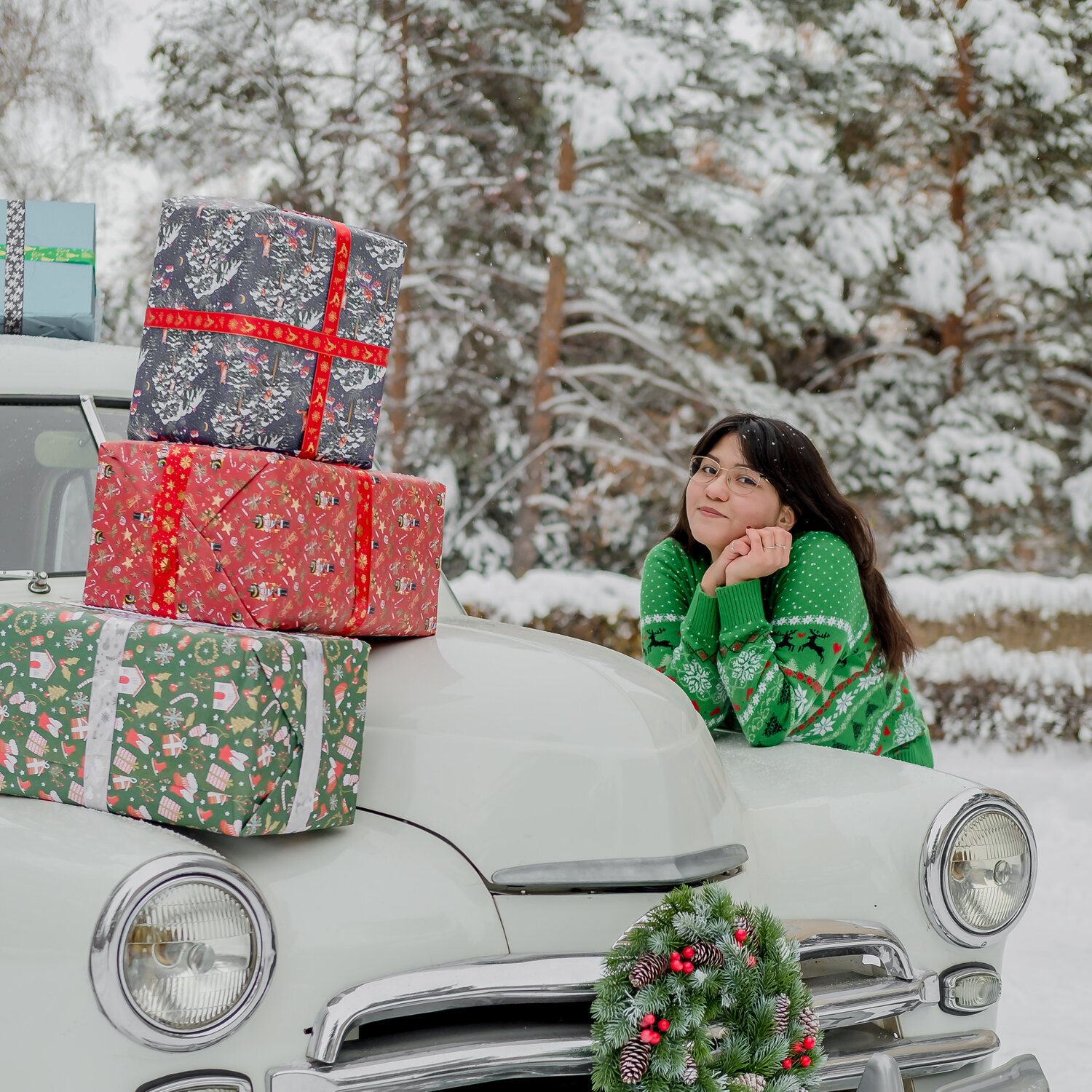 новогодняя фотосессия с машиной, фотопроект с машиной новогодний, автомобиль, человек, женщина