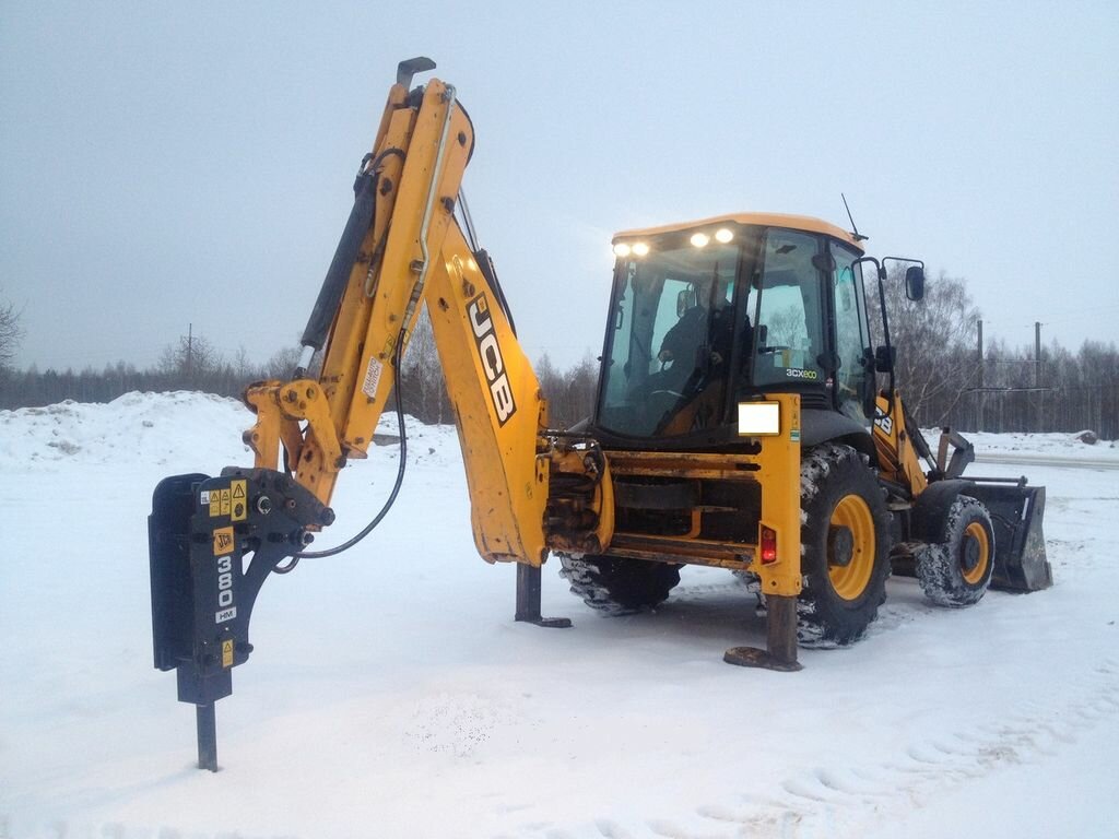 jcb 3 cx, аренда экскаватора погрузчика, jcb 4cx гидромолот, гидромолот на базе экскаватора, услуги экскаватора погрузчика
