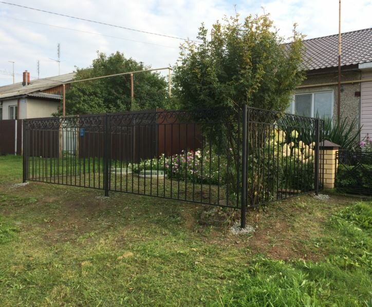 кованые заборы, металлические заборы, металлические заборы для частного дома, сварной забор, изгородь для дачи из металла