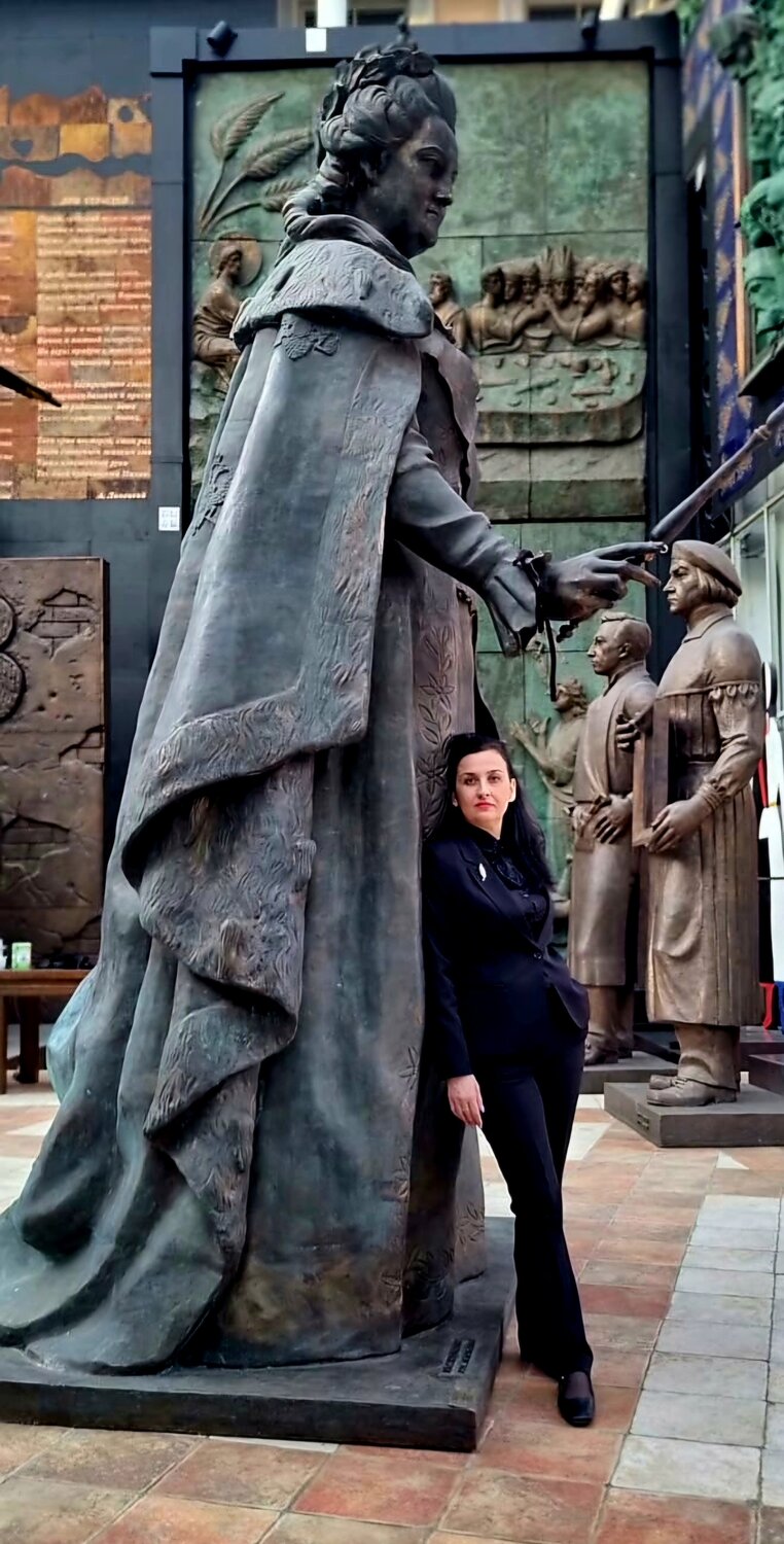 галерея искусств зураба церетели, дашкова екатерина романовна памятник, музей зураба церетели, скульптура церетели, памятник екатерине второй