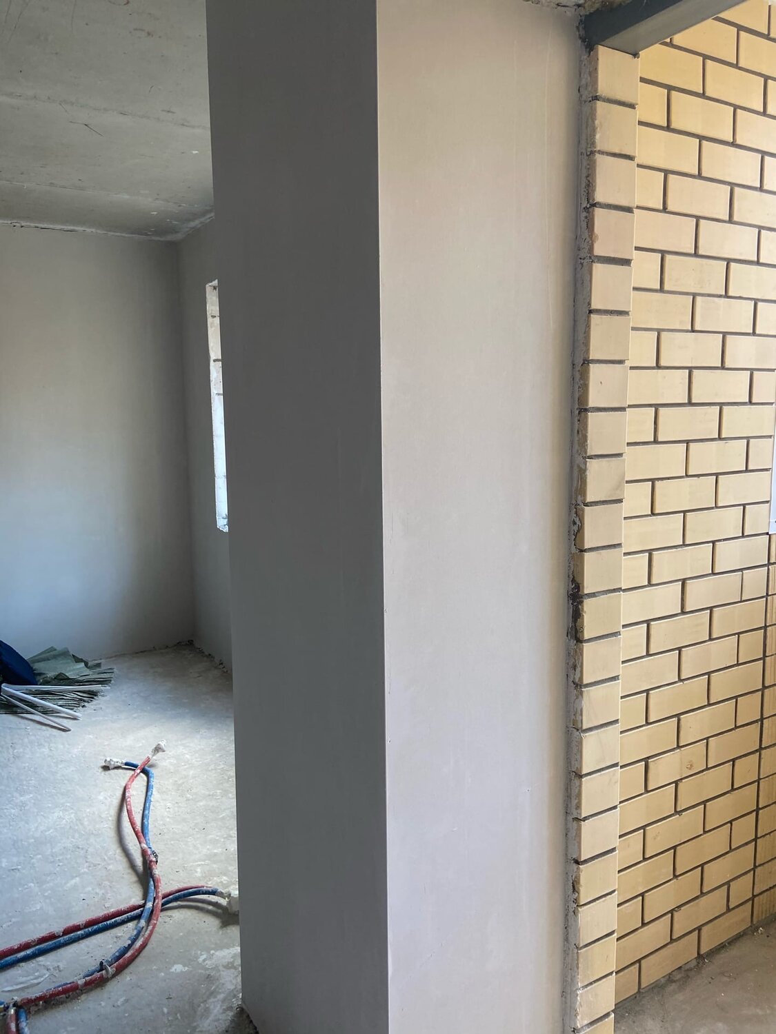 механизированная штукатурка стен, штукатурка стен, шпаклевка стен, штукатурка стен по маякам, дом