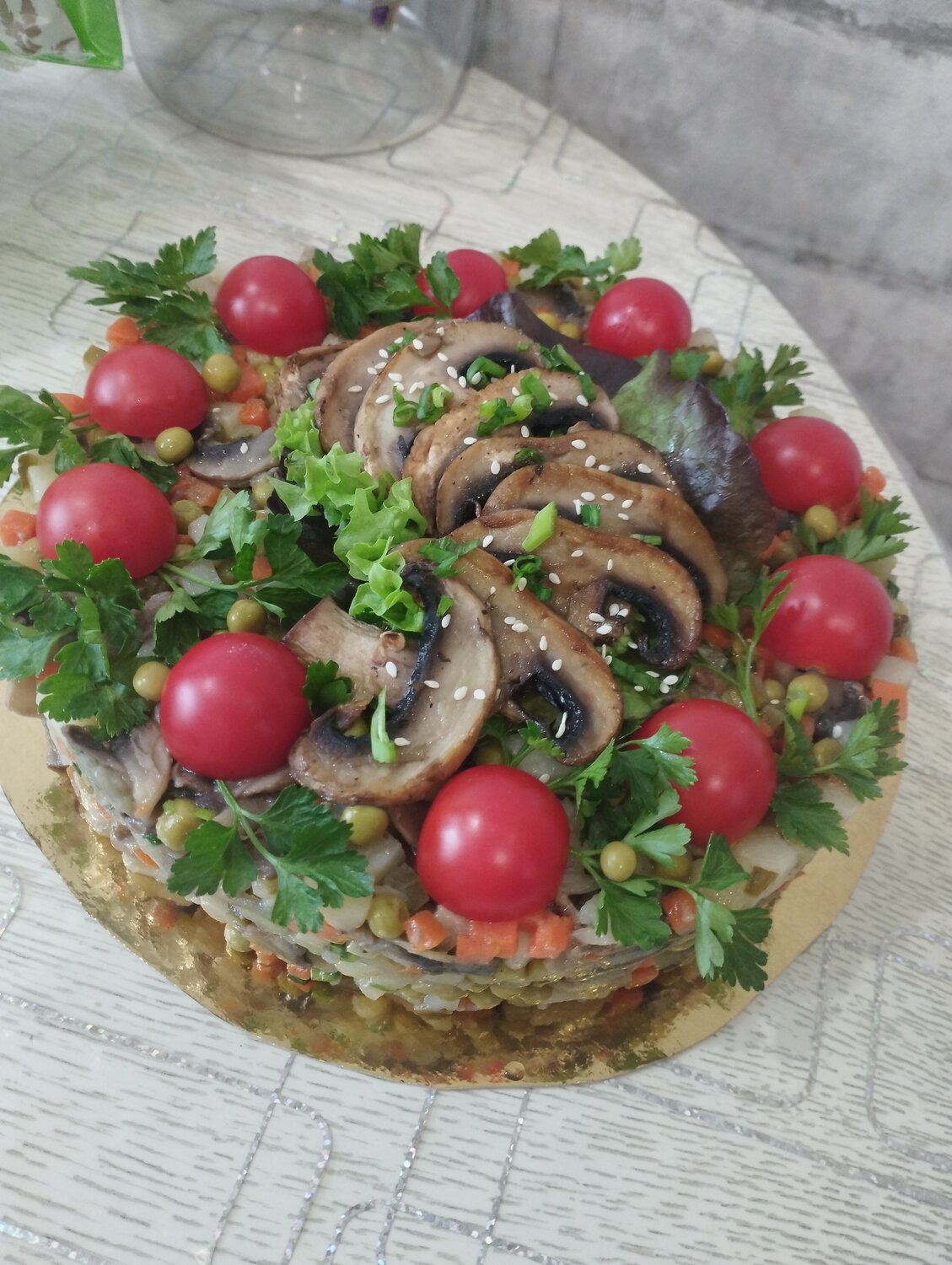 салат грибная полянка с шампиньонами, салат грибная поляна, салат грибная поляна с шампиньонами, салат грибная поляна с шампиньонами рецепт, салаты с грибами