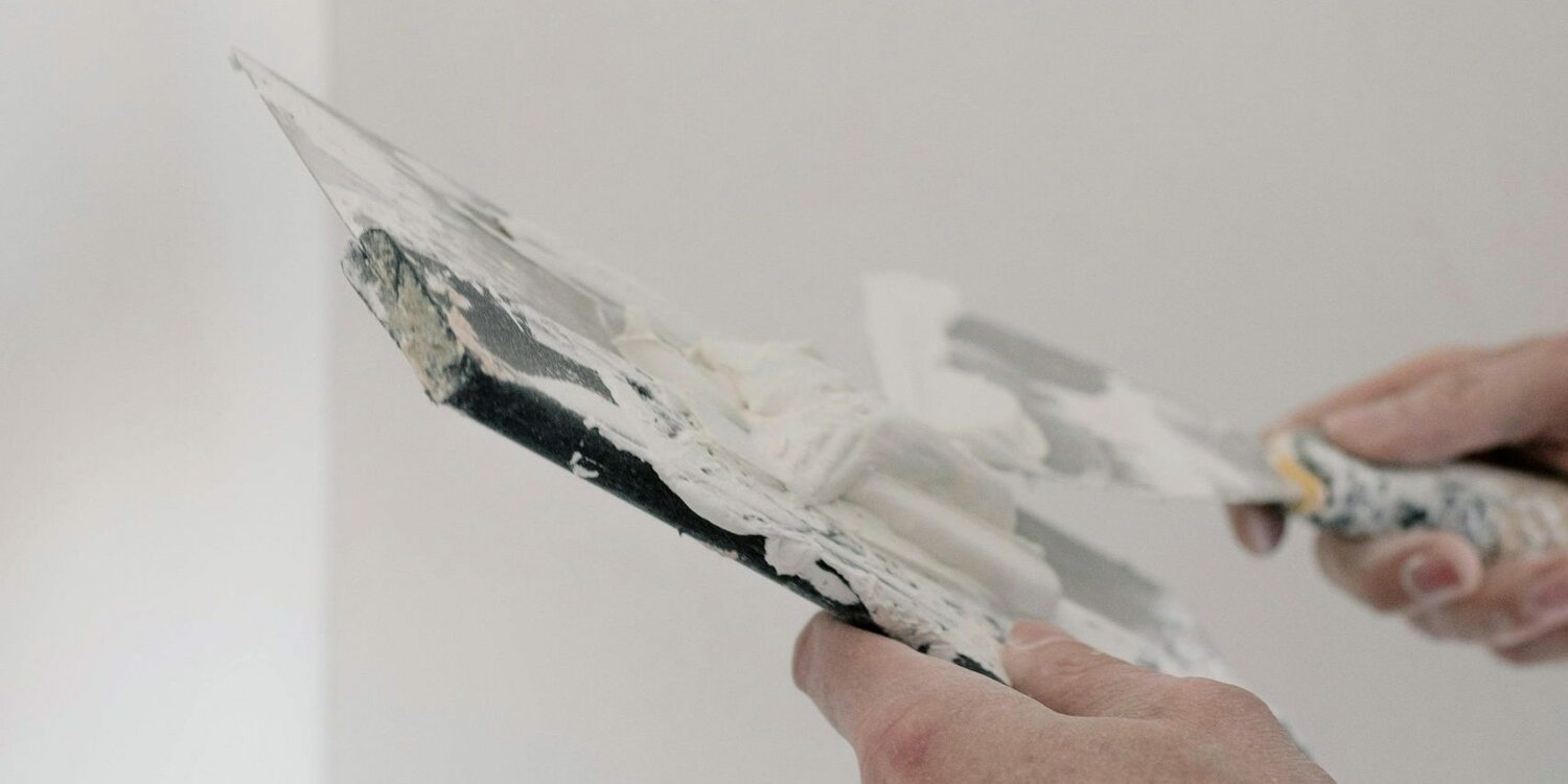 шпаклевка стен, шпаклевка для потолка, затирка шпаклевки под покраску, шпаклевка стен под покраску, шпаклеванная стена