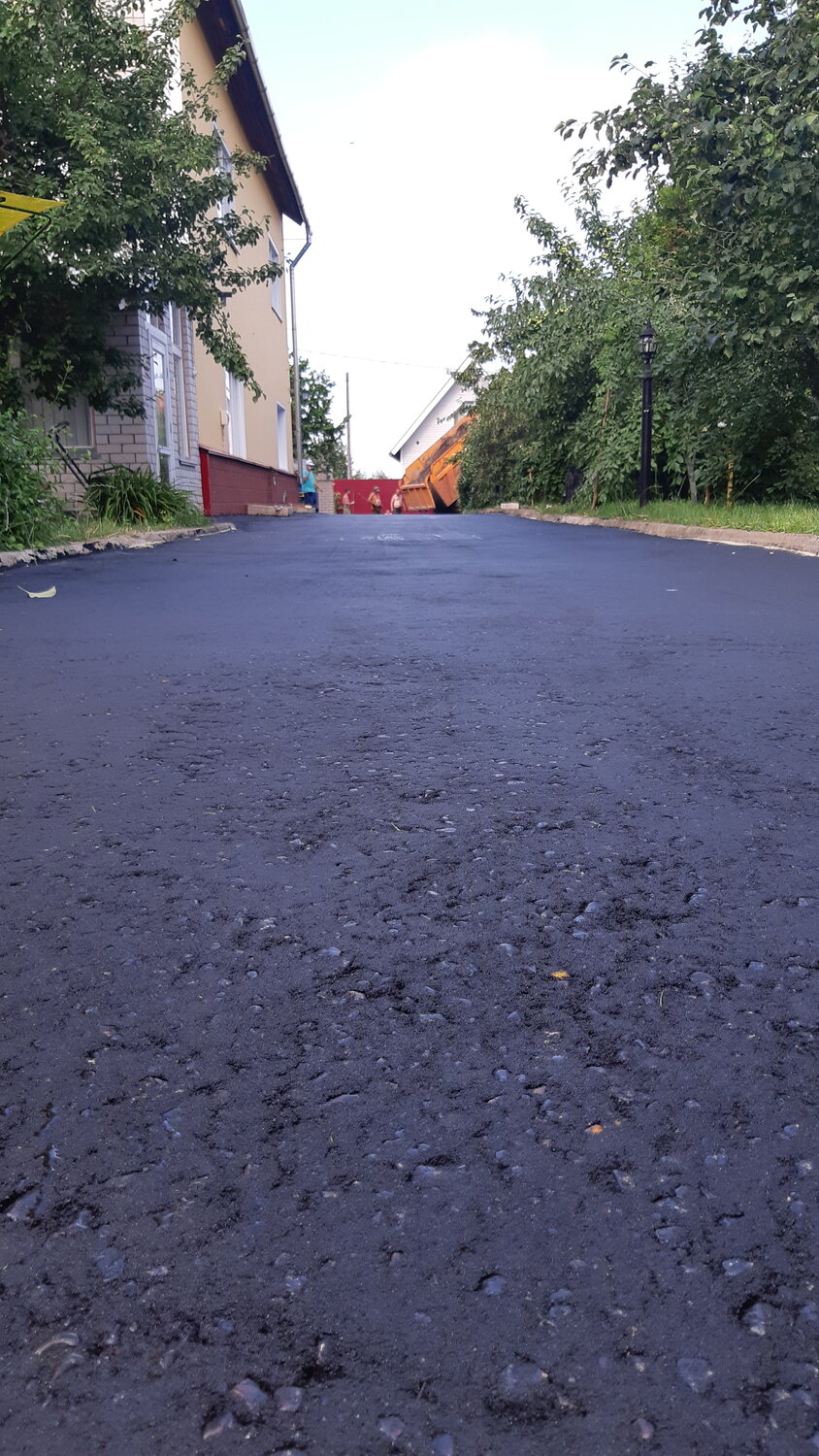 укладка асфальтовой крошки, укладка асфальта, асфальт, асфальтирование дорог, укладка асфальтной крошки