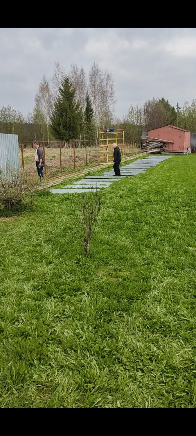 дорожка между грядками, огород, сорняки на даче, земельного участка, для засыпки дорожек между грядками