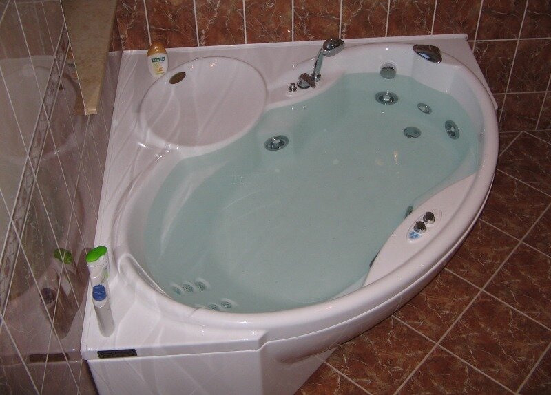 угловая ванна гидромассажная jacuzzi celtia 150 150, jacuzzi celtia 150 х 150 см, б/у ванная с гидромассажем, джакузи в хрущевке, ванн