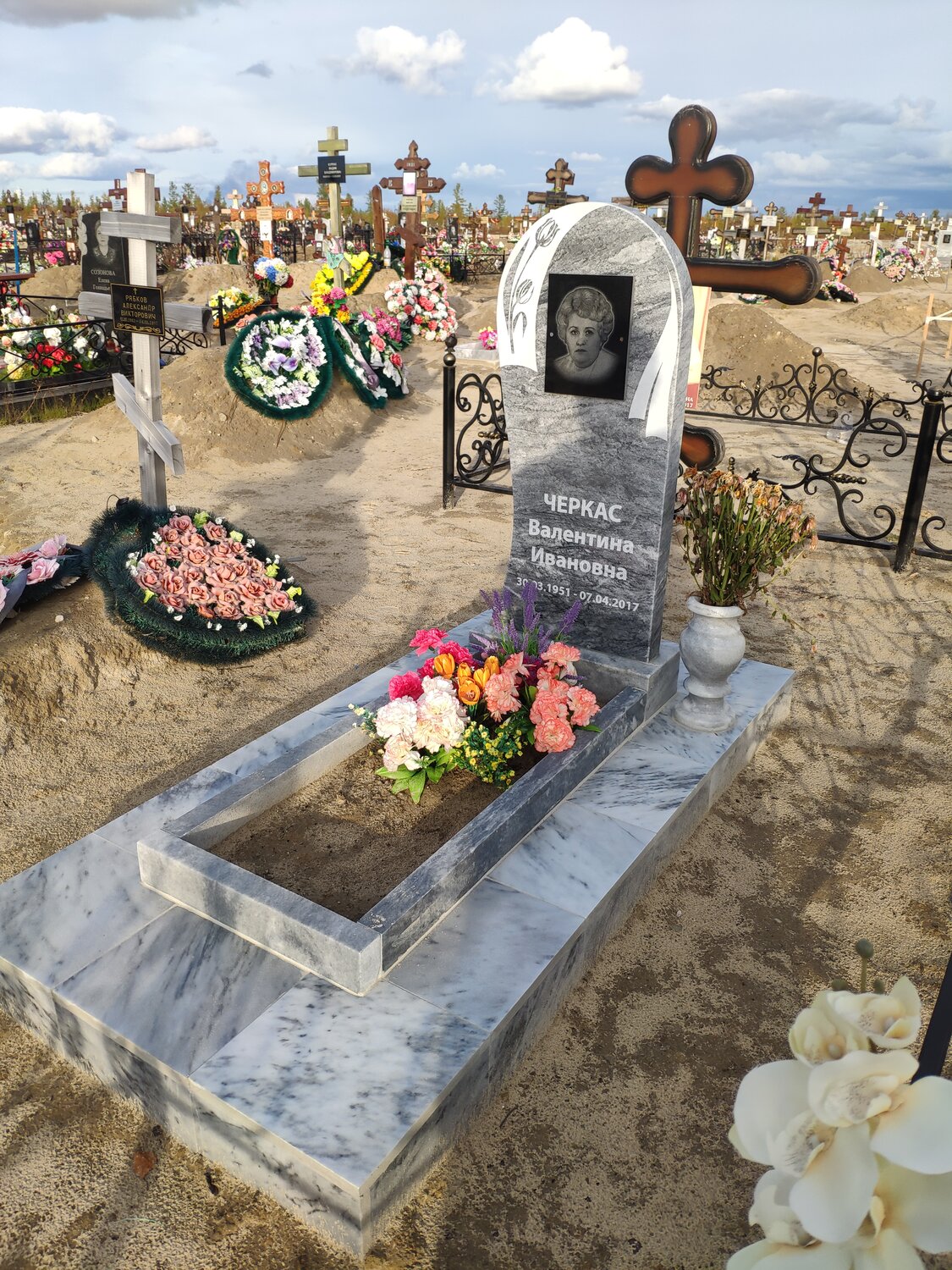 похороны памятник, памятник похоронный, могила, попова валентина марковна речкуново, ритуальные памятники