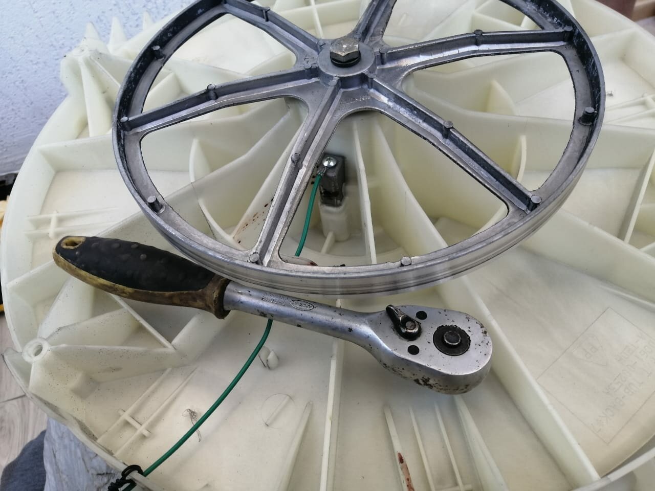 шкив барабана самсунг samsung dc66-10176b, шкив стиральной машины indesit c00081875, шкив стиральной машины бош 6001162аа1, шкив для стиральной машины индезит 174000999, шкив для стиральной машины индезит 174000528