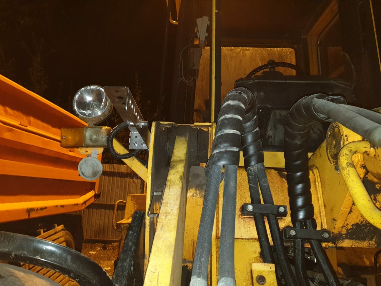 топливная система jcb js200w, система охлаждения экскаватора jcb-220, экскаваторы caterpillar, гидравлическая система экскаватора вольво 220, джисиби 550 80 снятие цилиндров вспомогательного бокового