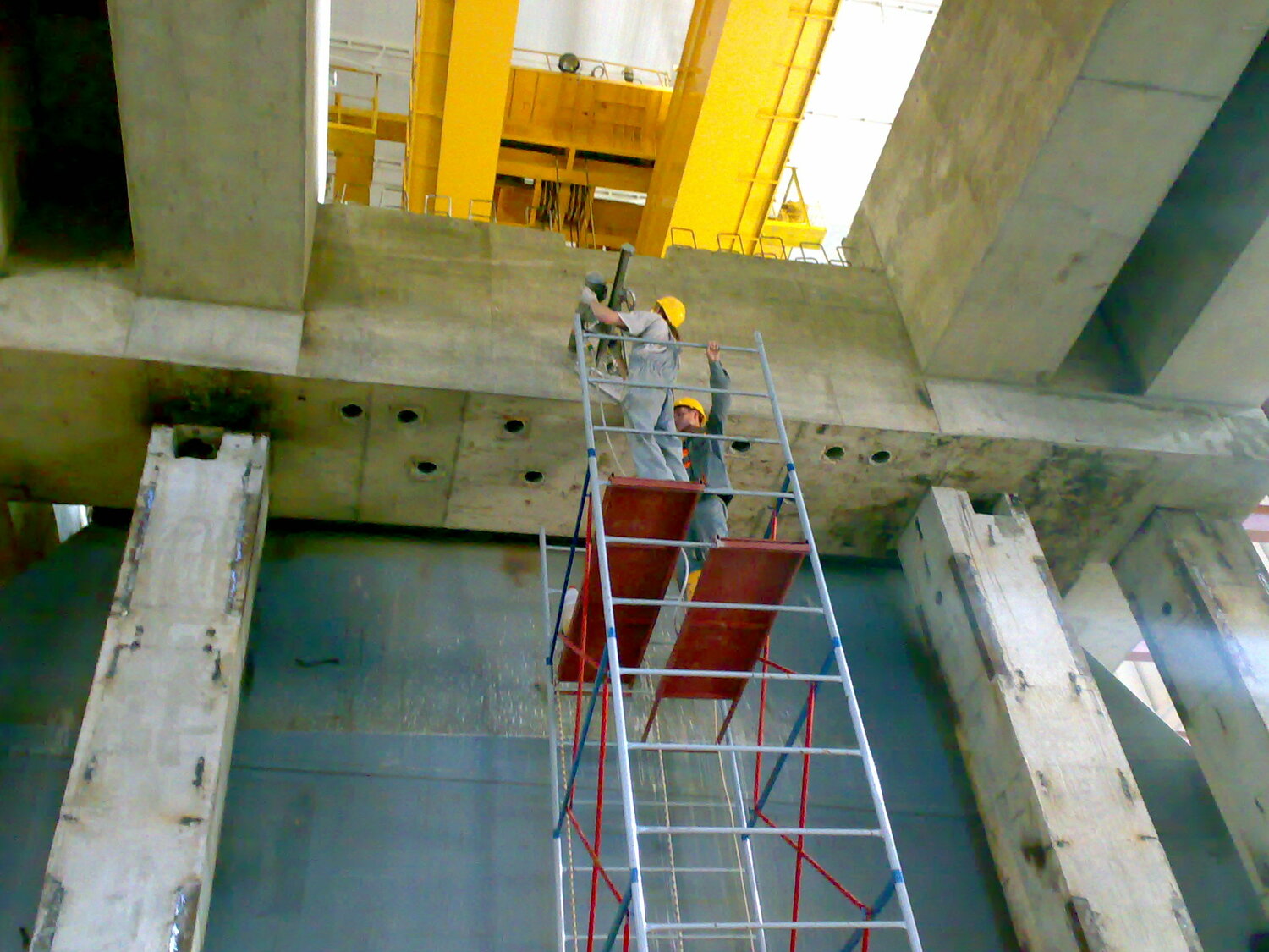 строительный, строительство, на стройке, мостовой кран, кран мостовой г/п 5тн