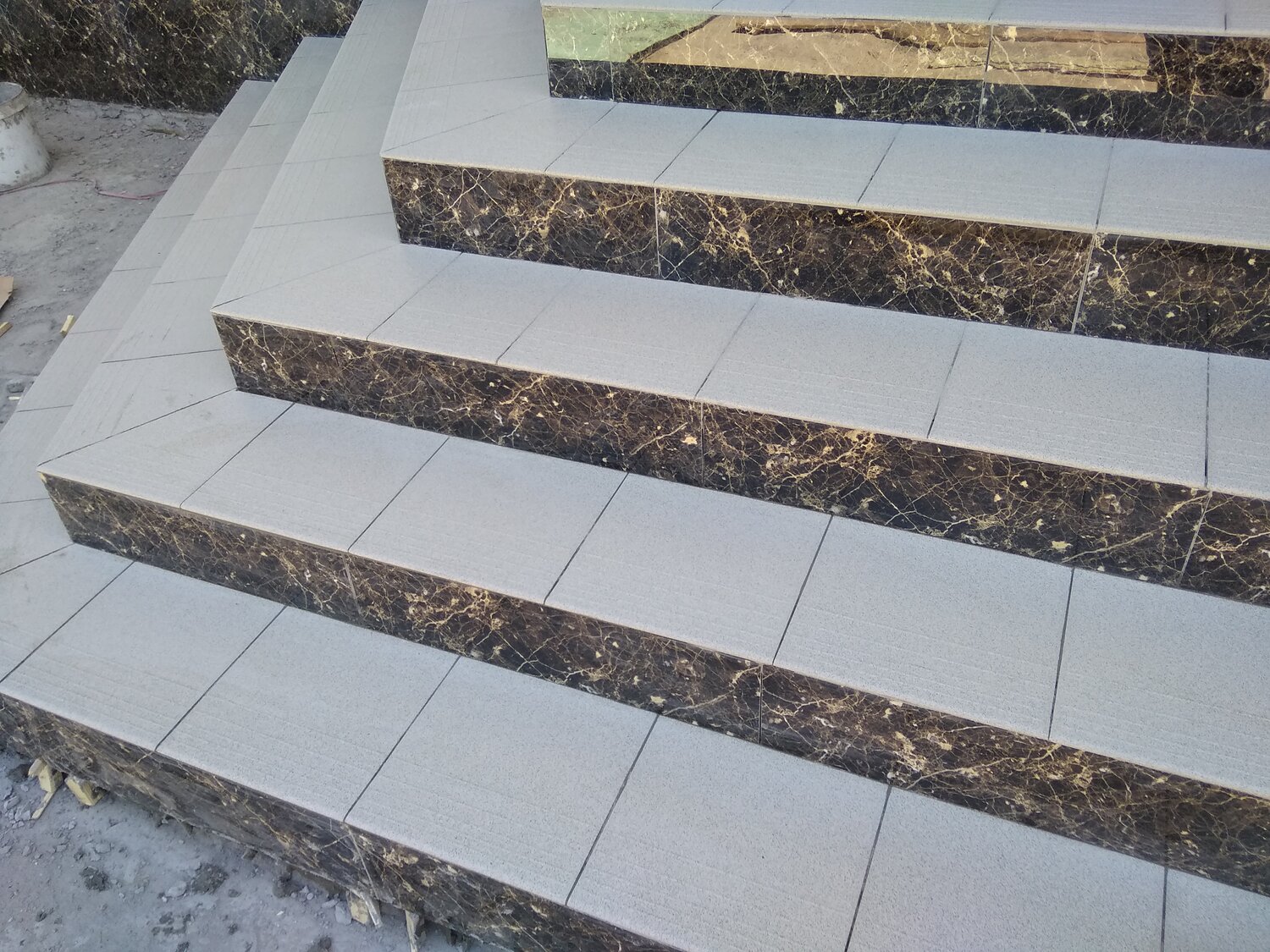 гранит токовский ступени, гранитные ступени цельные, ступени дымовский гранит гранит, гранит мансуровский для крыльца, дымовский гранит крыльцо