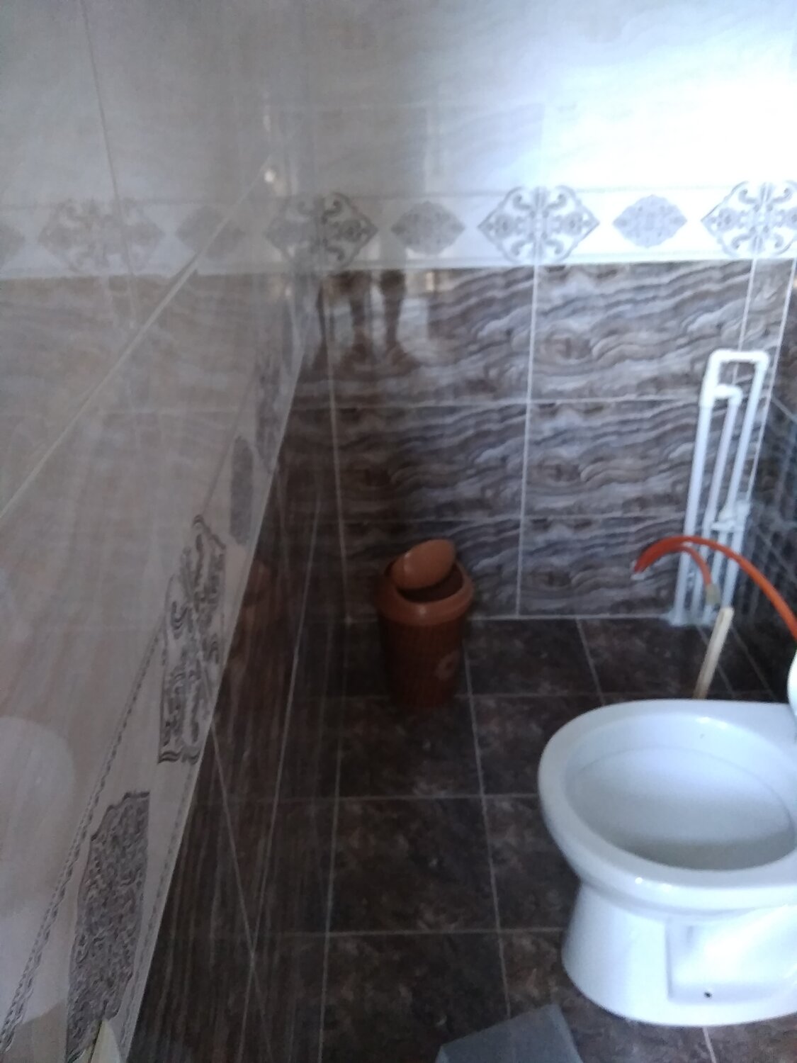 туалет из плитки, плитка из оби в туалет, туалет, санузел, плиточники набережные ванной и туалете