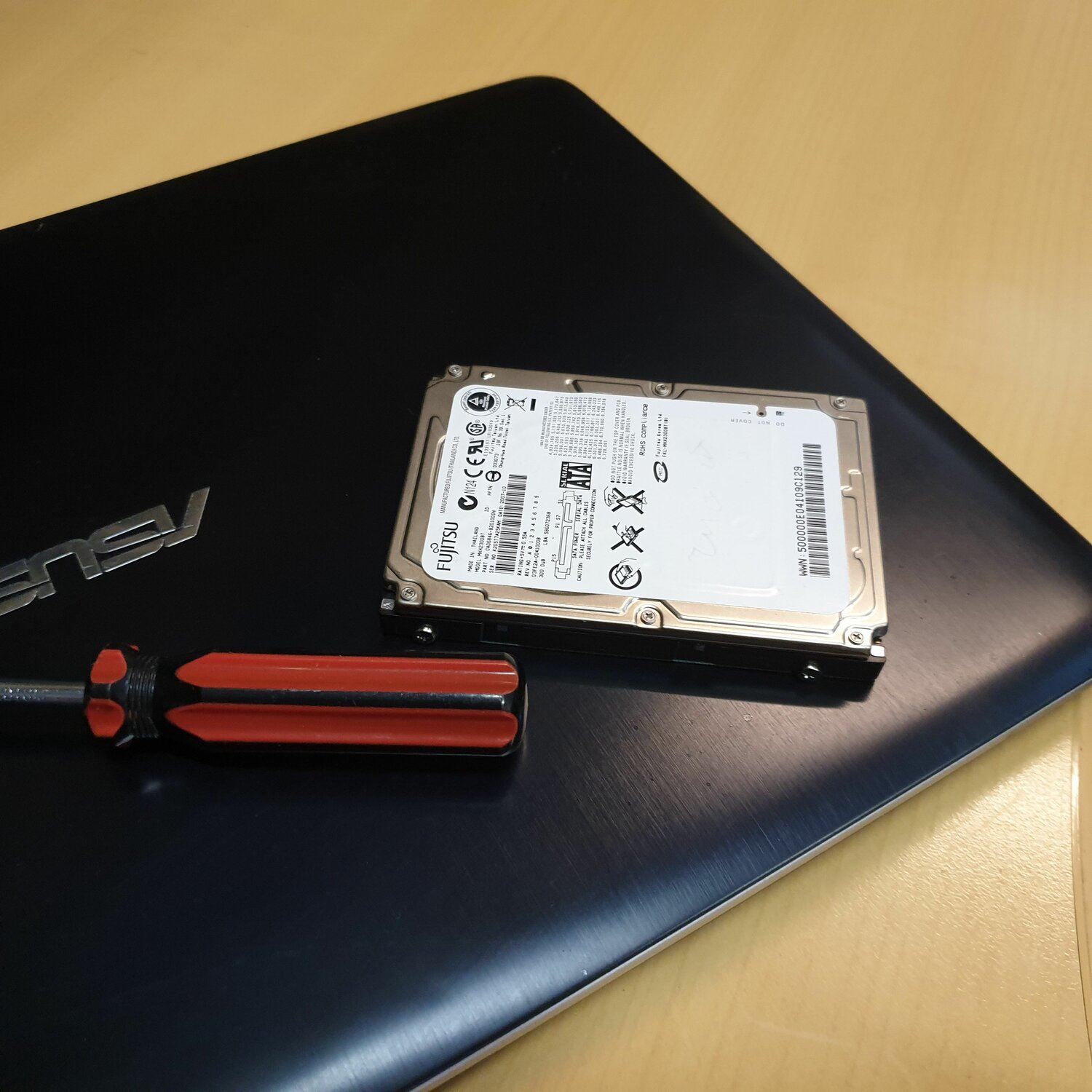 жёсткий диск, жесткий диск hgst hts541616j9sa00, жесткий диск для ноутбука sata 2, hdd hitachi travelstar 5k100 hgst hts541010a (1 тб), жесткий диск hgst hts541612j9at00