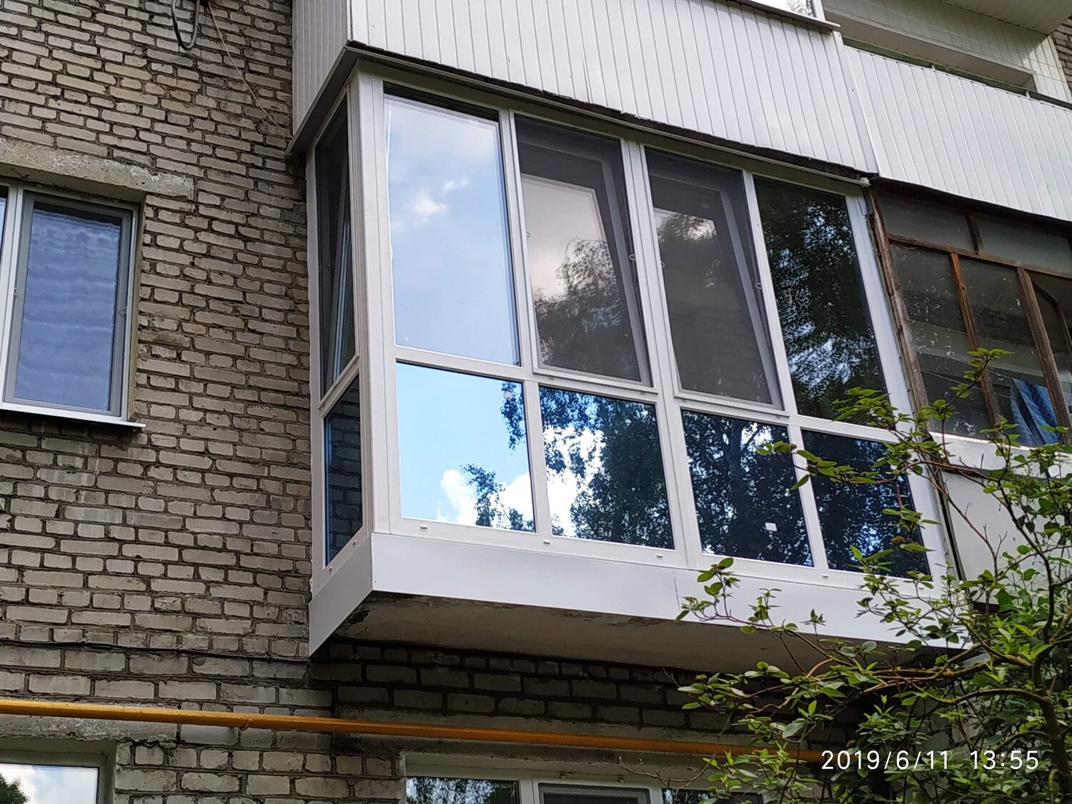 французское остекление балкона в хрущевке, французское остекление балкона, остекление балконов и лоджий, французское остекление балкона рехау, балкон