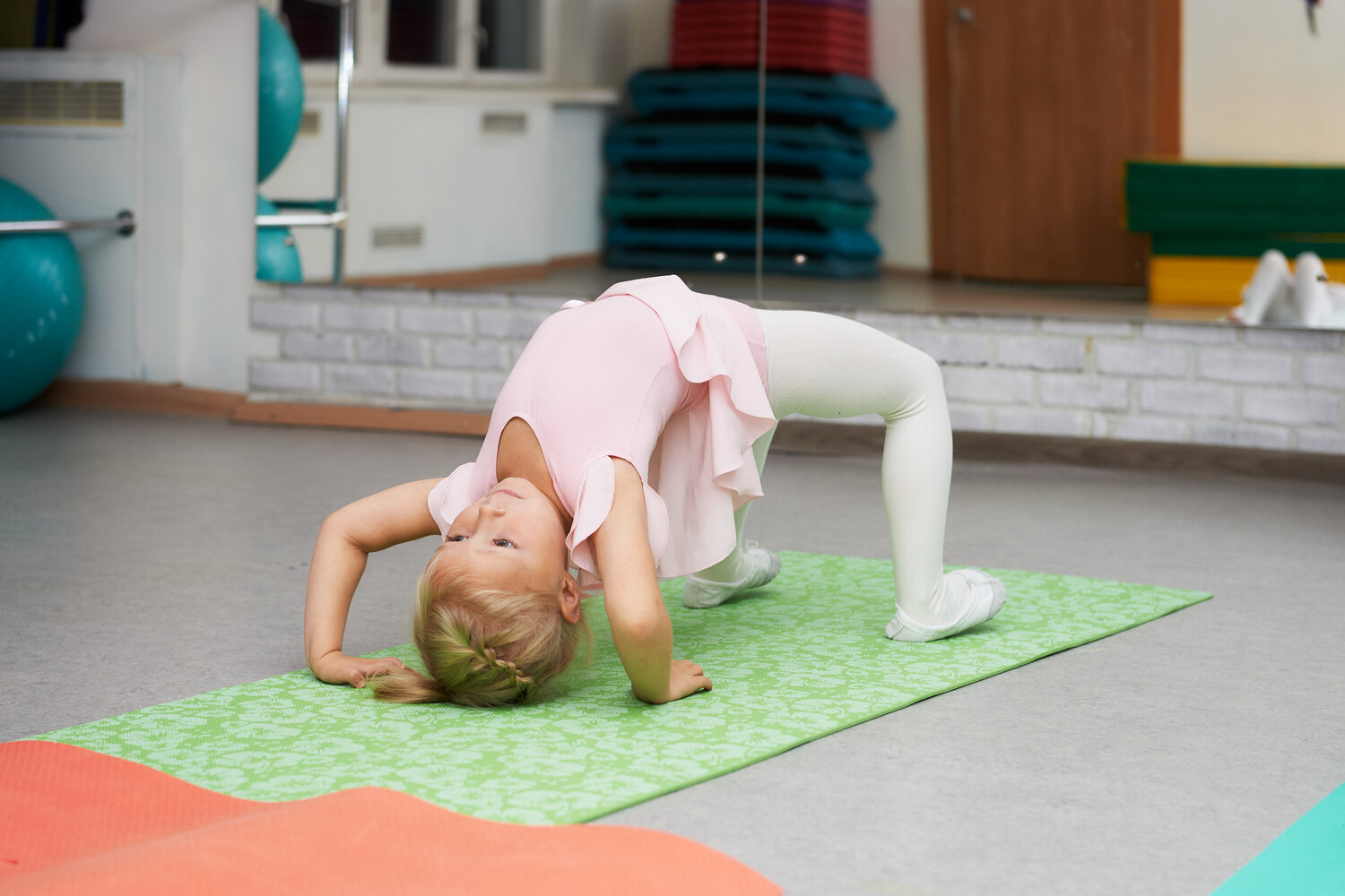 гимнастика для детей мостик, партерная гимнастика для детей, гимнастика для детей, занятия по гимнастике для детей, kids гимнастика